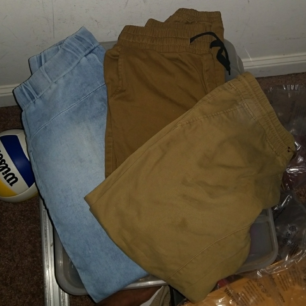 2 Joggers sz.M 1 sz.S all for the price of one